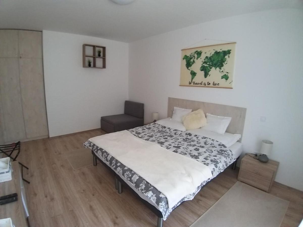 Apartament Helios Apartman Segedyn Zewnętrze zdjęcie